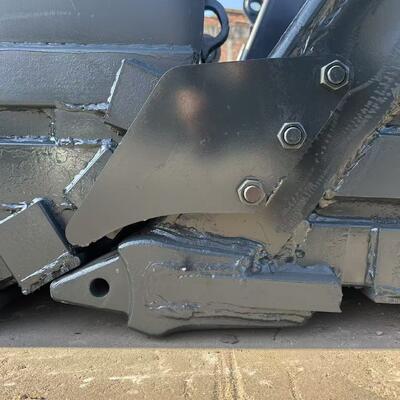 Des bouteilles de pelle et de chariot élévateur: 0,5 mètre cube, 0,8 mètre cube, 1 mètre cube, 3 mètres, 3,1 mètres.